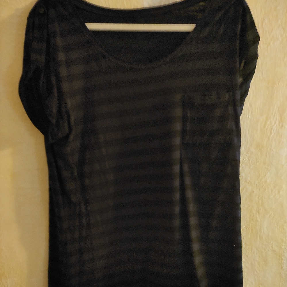Short sleeve stripped black top